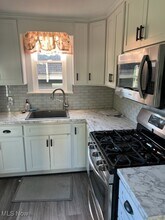 114 E 11th St in Dover, OH - Building Photo - Building Photo