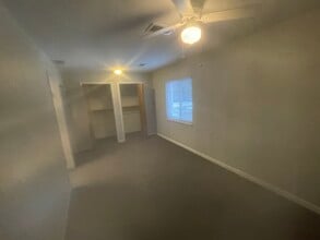 4344 Oak St in Luna Pier, MI - Building Photo - Building Photo