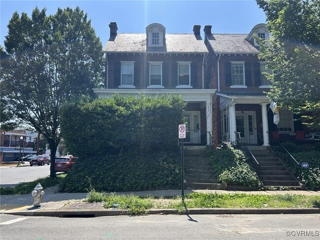 property at 527 N Sheppard St