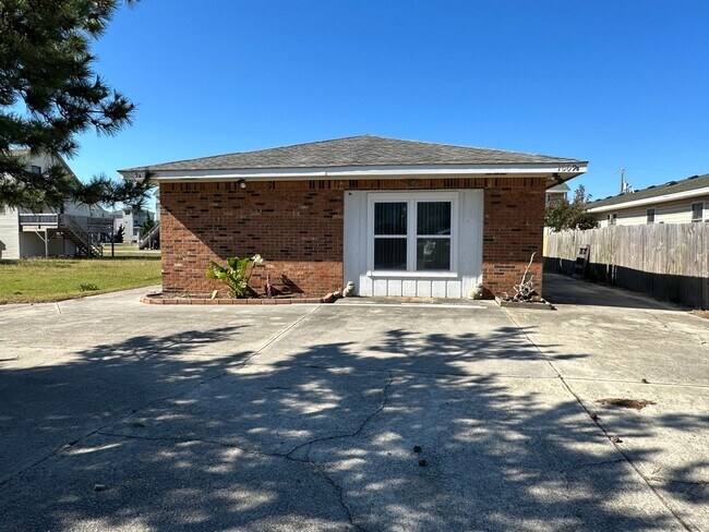 1009 S Memorial Blvd in Kill Devil Hills, NC - Building Photo - Building Photo