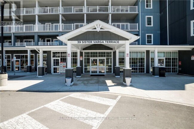 39 Sister Varga Terrace in Hamilton, ON - Building Photo - Building Photo