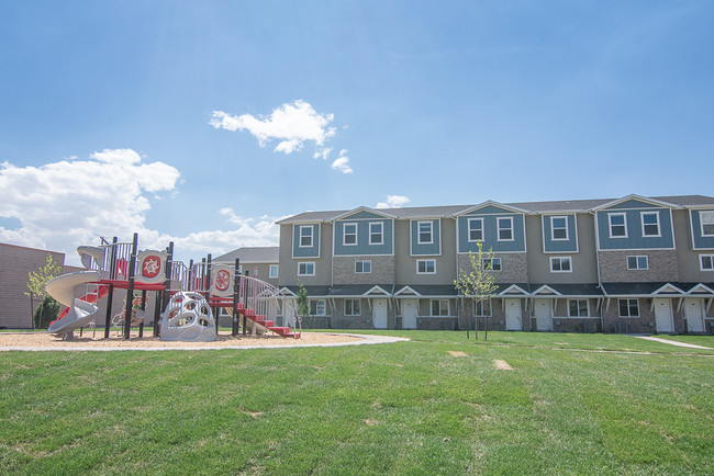 Porter's Crossing Fourplex - FIG in Eagle Mountain, UT - Foto de edificio - Other