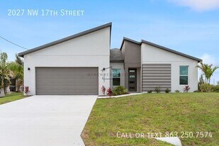 2027 NW 17th St in Cape Coral, FL - Building Photo