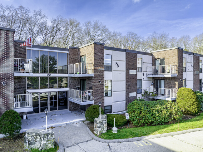 Crestwood Condominiums