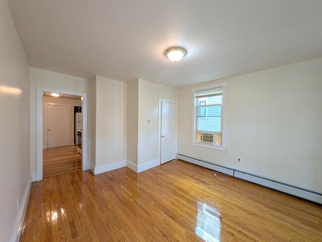 378 Windsor St, Unit 1 in Cambridge, MA - Building Photo - Building Photo