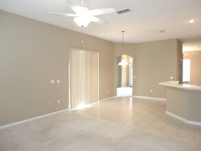 13712 Lakes Way in Orlando, FL - Building Photo - Building Photo