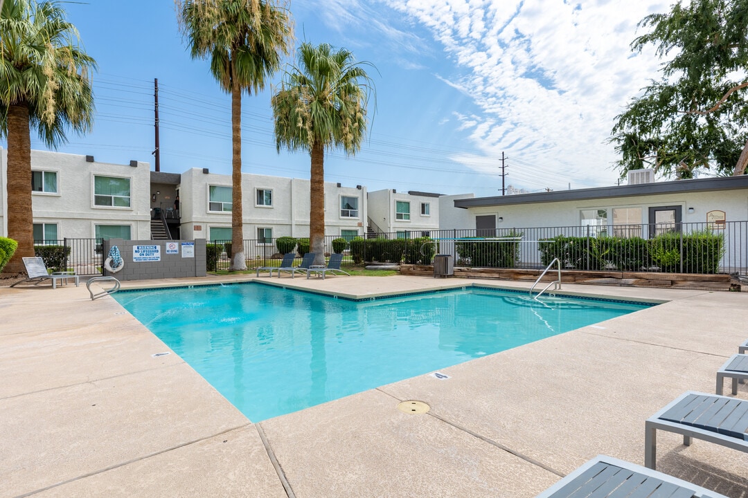 San Rivello in Phoenix, AZ - Foto de edificio