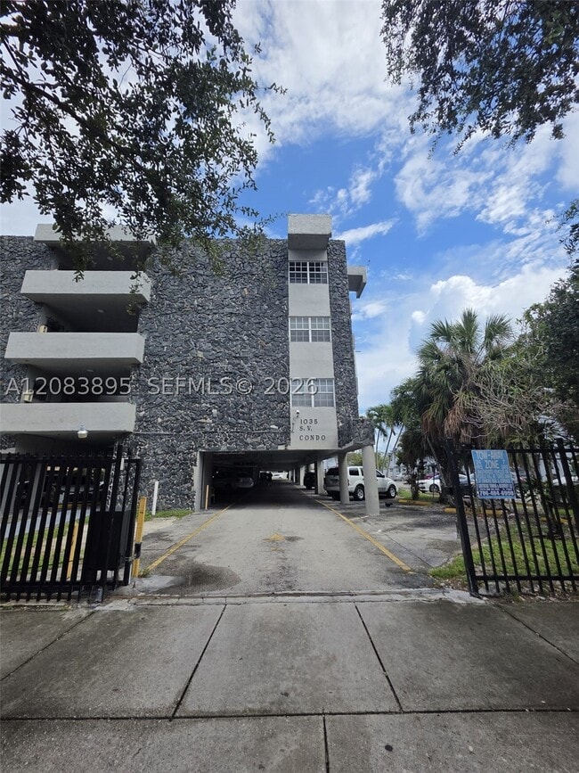 property at 1035 W 77th St