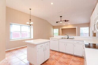 2602 Freeland Dr in Valrico, FL - Foto de edificio - Building Photo