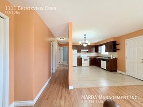 1111 Brookview Crescent in Windsor, ON - Building Photo - Building Photo