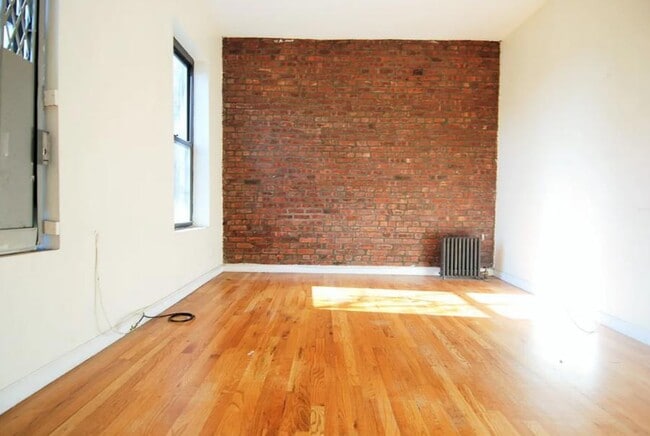 West 184th Street in New York, NY - Building Photo - Building Photo