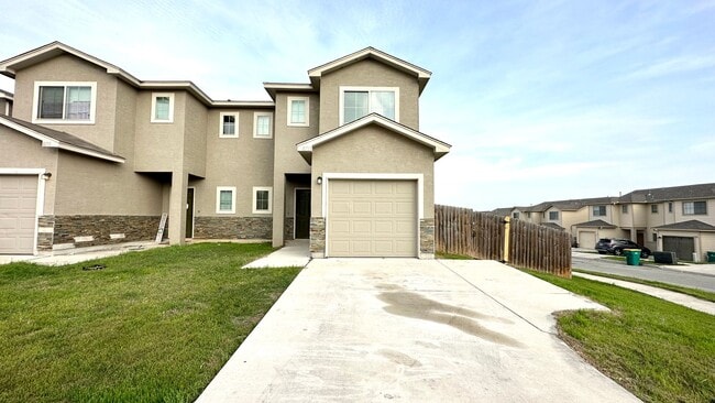 8713 Pensive Dr in Converse, TX - Building Photo - Building Photo