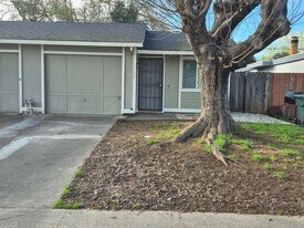 5108 Shell St in North Highlands, CA - Building Photo