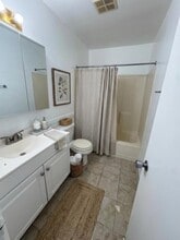 1306 W Michigan Ave, Unit 4 in Battle Creek, MI - Foto de edificio - Building Photo