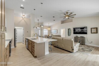 646 S Pine St in New Smyrna Beach, FL - Building Photo - Building Photo