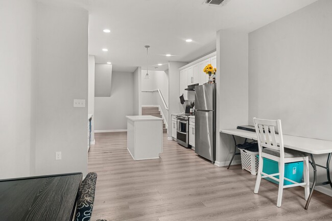 property at 8534 Woodlyn Rd