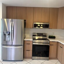 9023 SW 113th Pl Cir W in Miami, FL - Building Photo - Building Photo