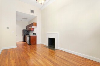 59 E 73rd St in New York, NY - Building Photo - Building Photo