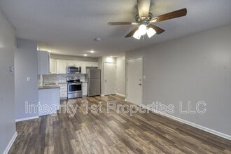 2114 Swift St in North Kansas City, MO - Building Photo - Building Photo