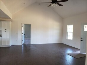 1627 Old Lake Rd in Lewisburg, TN - Building Photo - Building Photo