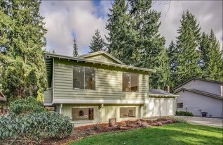 18222 NE 31st St in Redmond, WA - Building Photo