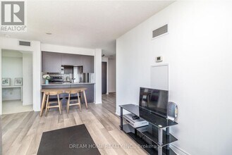 50 Town Centre Court in Toronto, ON - Building Photo - Building Photo