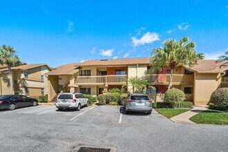 13135 Chadwick Ct, Unit 12 in Wellington, FL - Foto de edificio - Building Photo