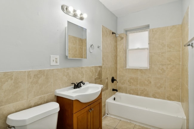 8045 S Maryland Ave in Chicago, IL - Building Photo - Building Photo