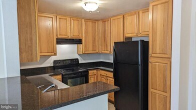 9901 Boysenberry Way-Unit -237-15 in Gaithersburg, MD - Building Photo - Building Photo