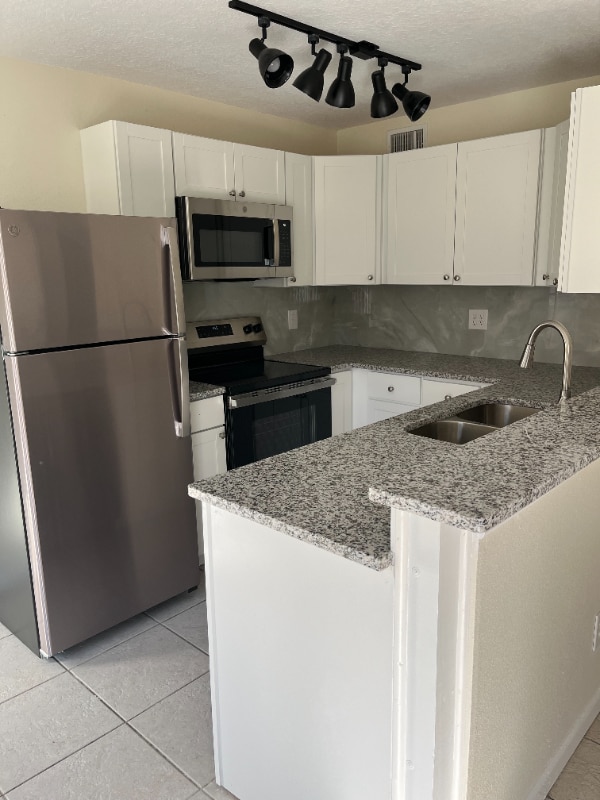 1884 Agora Cir SE in Palm Bay, FL - Foto de edificio - Building Photo