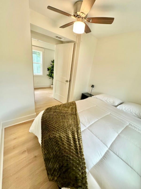 1313 Live Oak St in Savannah, GA - Foto de edificio - Building Photo