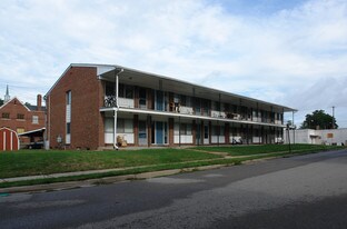 1920 Alpha St in Lansing, MI - Building Photo