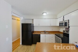 2417 Country Run Ct in Maryland Heights, MO - Building Photo - Building Photo