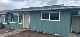 750 N Main St in Mt Angel, OR - Building Photo