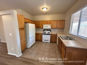11191 W Palm Ln in Avondale, AZ - Building Photo - Building Photo