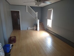 634 E 4th St in Mount Carmel, PA - Foto de edificio - Building Photo