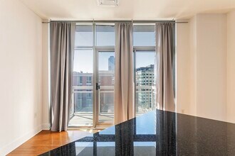 201 Marin Blvd in Jersey City, NJ - Building Photo - Building Photo