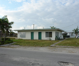 Azalea Mobile Home Park in Fort Lauderdale, FL - Building Photo - Building Photo