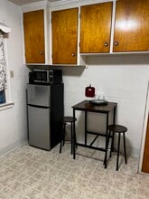 2026 Grand Ave, Unit Cozy home away in Niagara Falls, NY - Foto de edificio - Building Photo