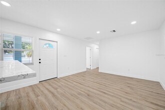 255 37th St N in St. Petersburg, FL - Building Photo - Building Photo