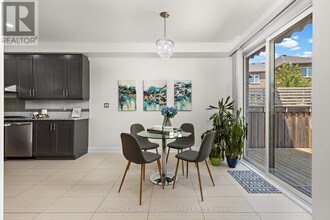 3141 George Savage Ave in Oakville, ON - Building Photo - Building Photo