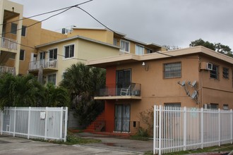 721 SW 2nd St in Miami, FL - Foto de edificio - Building Photo