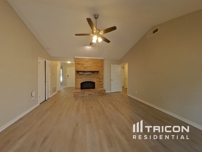 1112 Princeton Dr in Richardson, TX - Building Photo - Building Photo