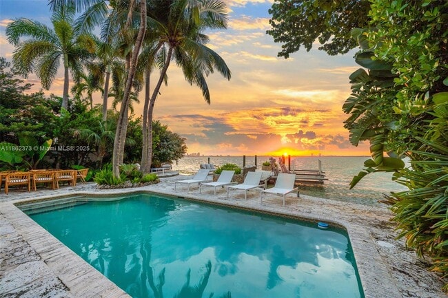 property at 4640 N Bay Rd
