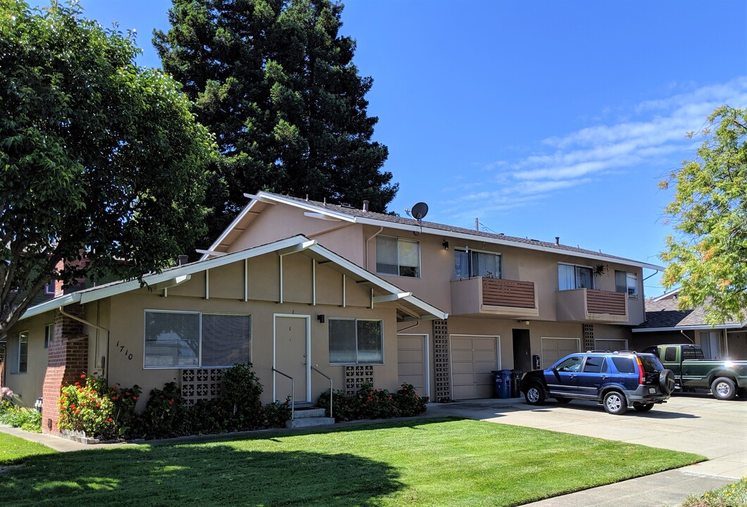 1710 Whitwood Ln in Campbell, CA - Building Photo