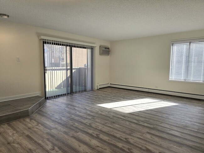 8 Echo Ct in Vernon Hills, IL - Building Photo - Building Photo