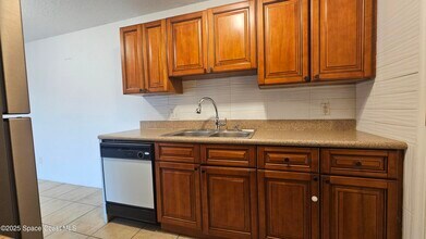 2101 Forest Knoll Dr NE in Palm Bay, FL - Building Photo - Building Photo