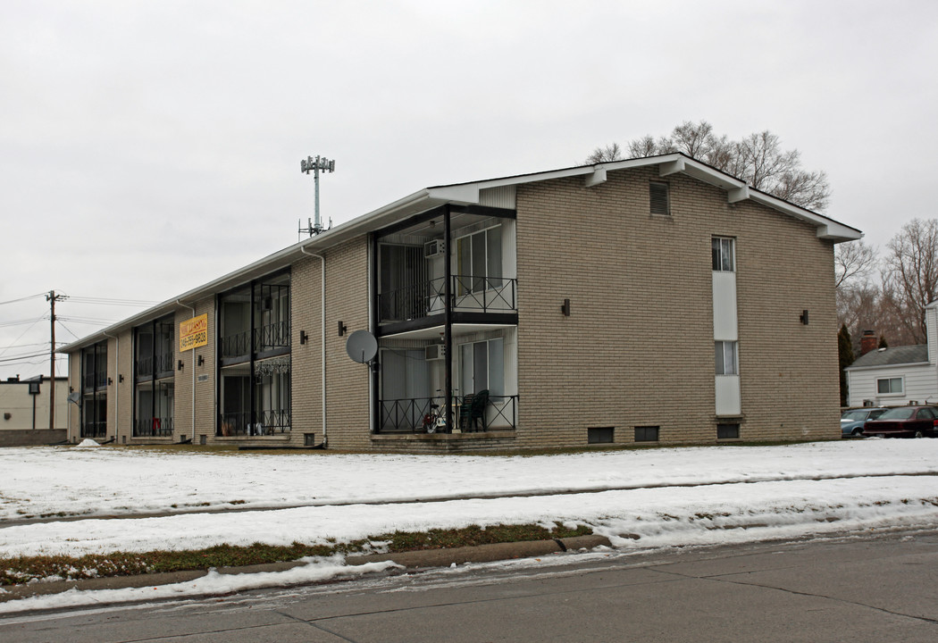 30050 Dequindre in Warren, MI - Building Photo