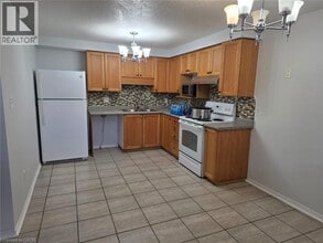 271 Activa Ave in Kitchener, ON - Building Photo - Building Photo