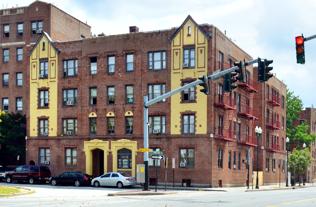 50 Fountain Pl in New Rochelle, NY - Foto de edificio